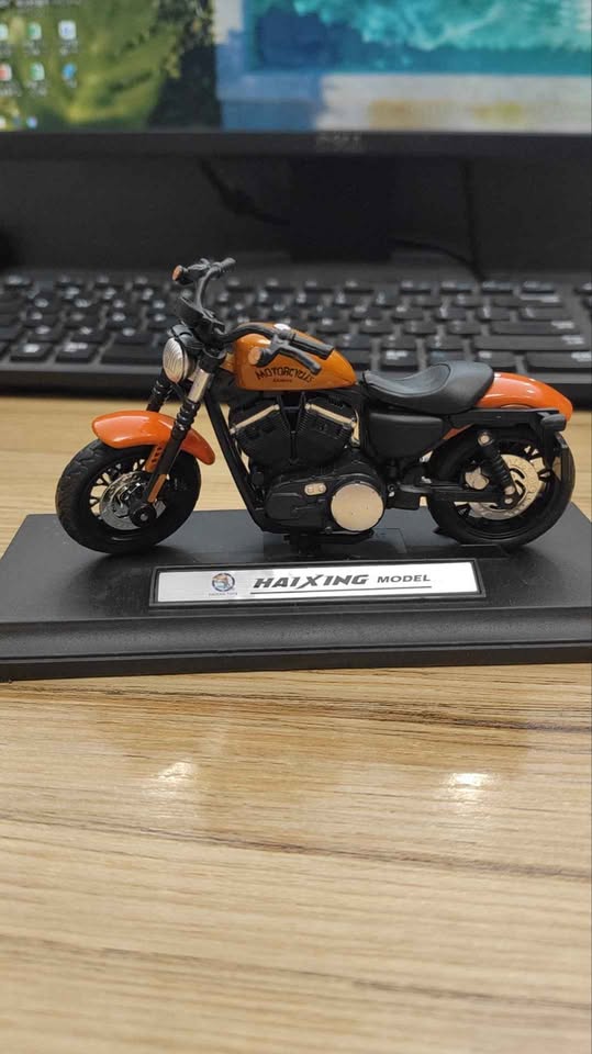 1:18 Motorcycle Model Toy